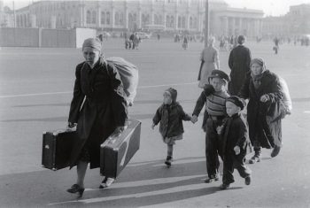 モスクワ　家族で旅に出る　1956年