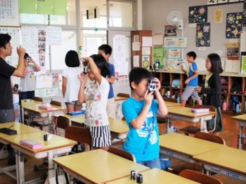 鳥取県八頭町立郡家東小学校 4年1組 公益社団法人 日本写真家協会