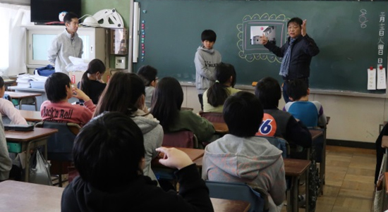 東京都青梅市立第三小学校 5年3組 公益社団法人 日本写真家協会